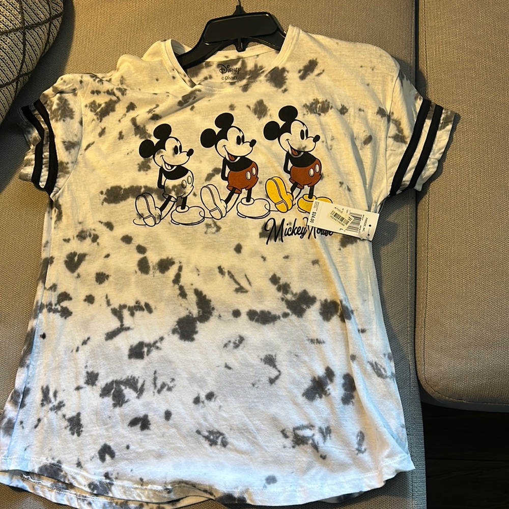 New Disney Mickey Mouse T-Shirt- women’s Size L.